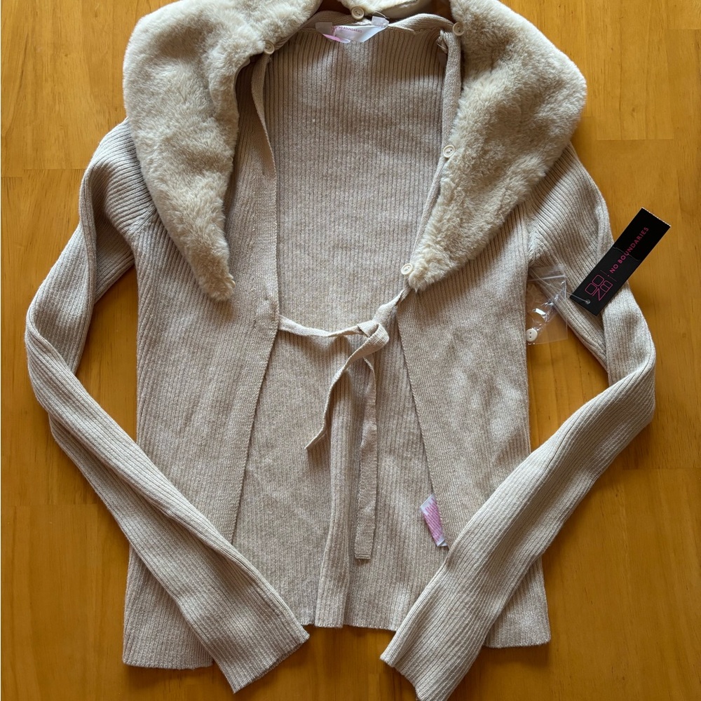 No Boundaries NWT cardigan with fur collar Y2K‎ women’s size XS